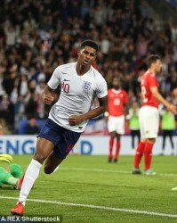  曼联逆转埃弗顿，拉什福德双响救主  