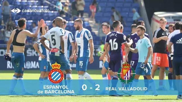  AC米兰主场溃败，球迷高呼教练下课  