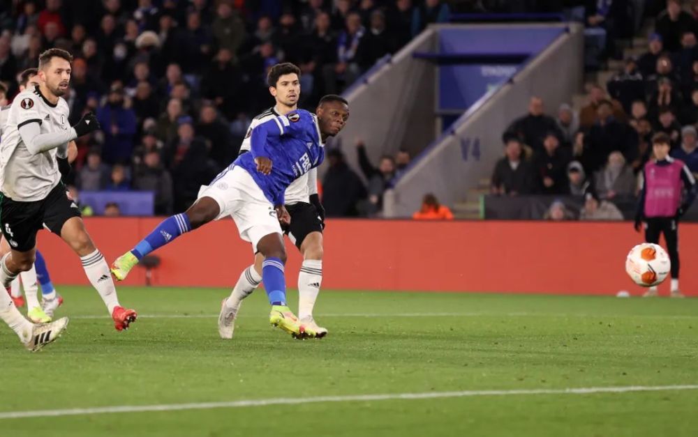  麦迪逊传射建功，莱斯特城客场擒下狼队